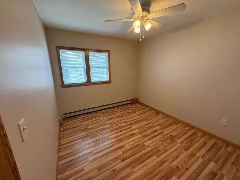 Building Photo - 64 Paris St