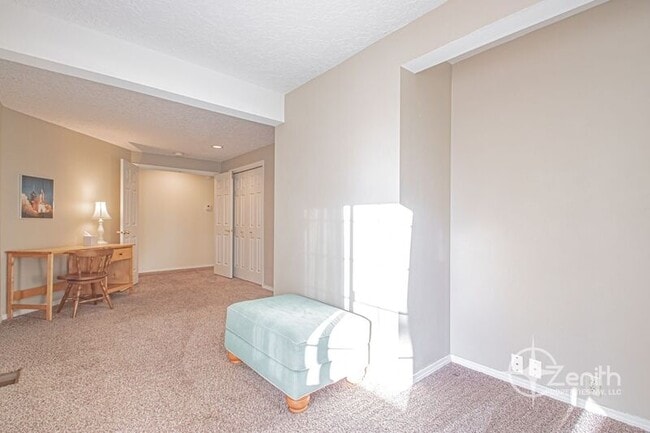 Building Photo - 12018 SE 17th St