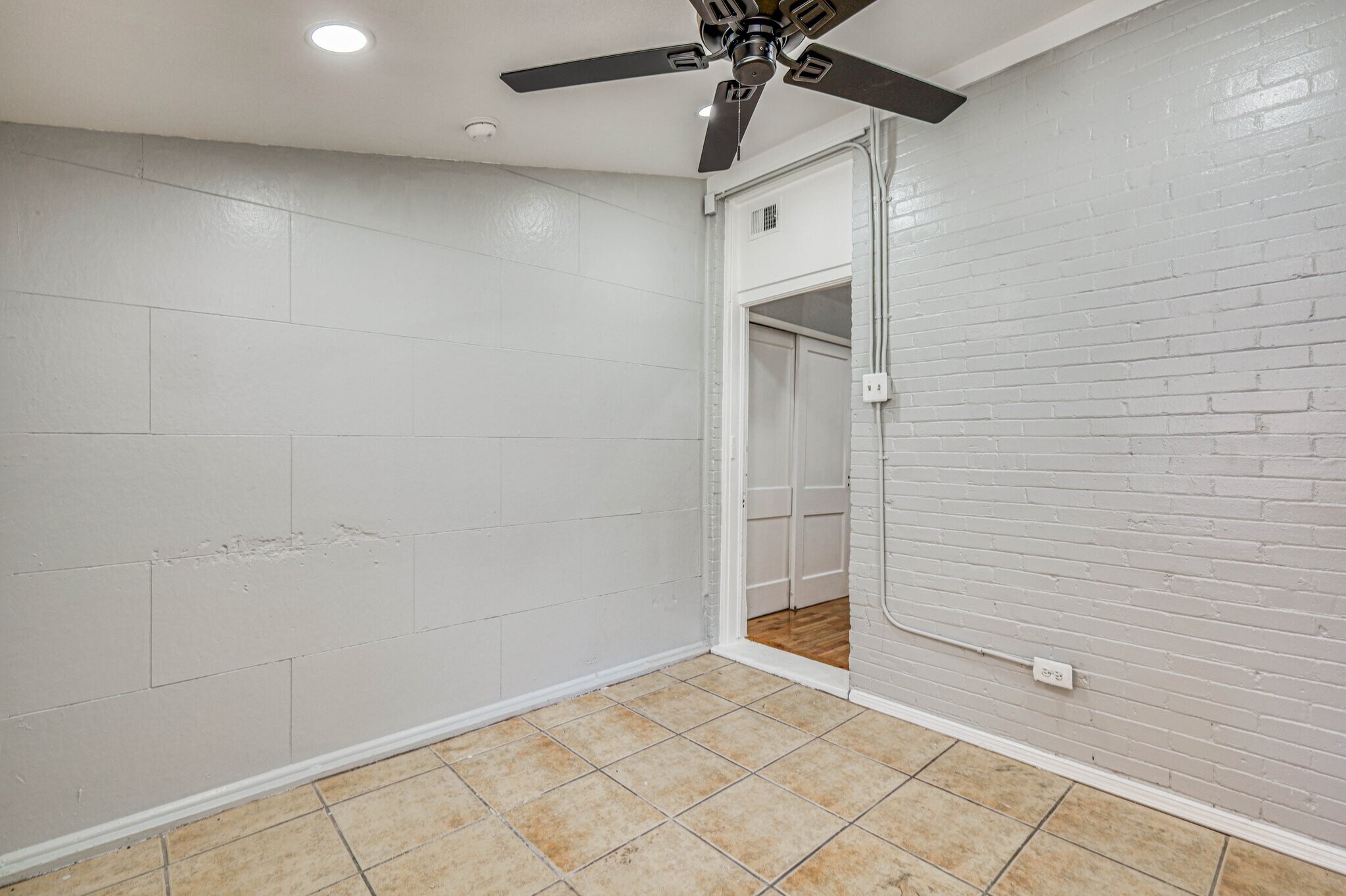 Building Photo - 1123 N El Paso St