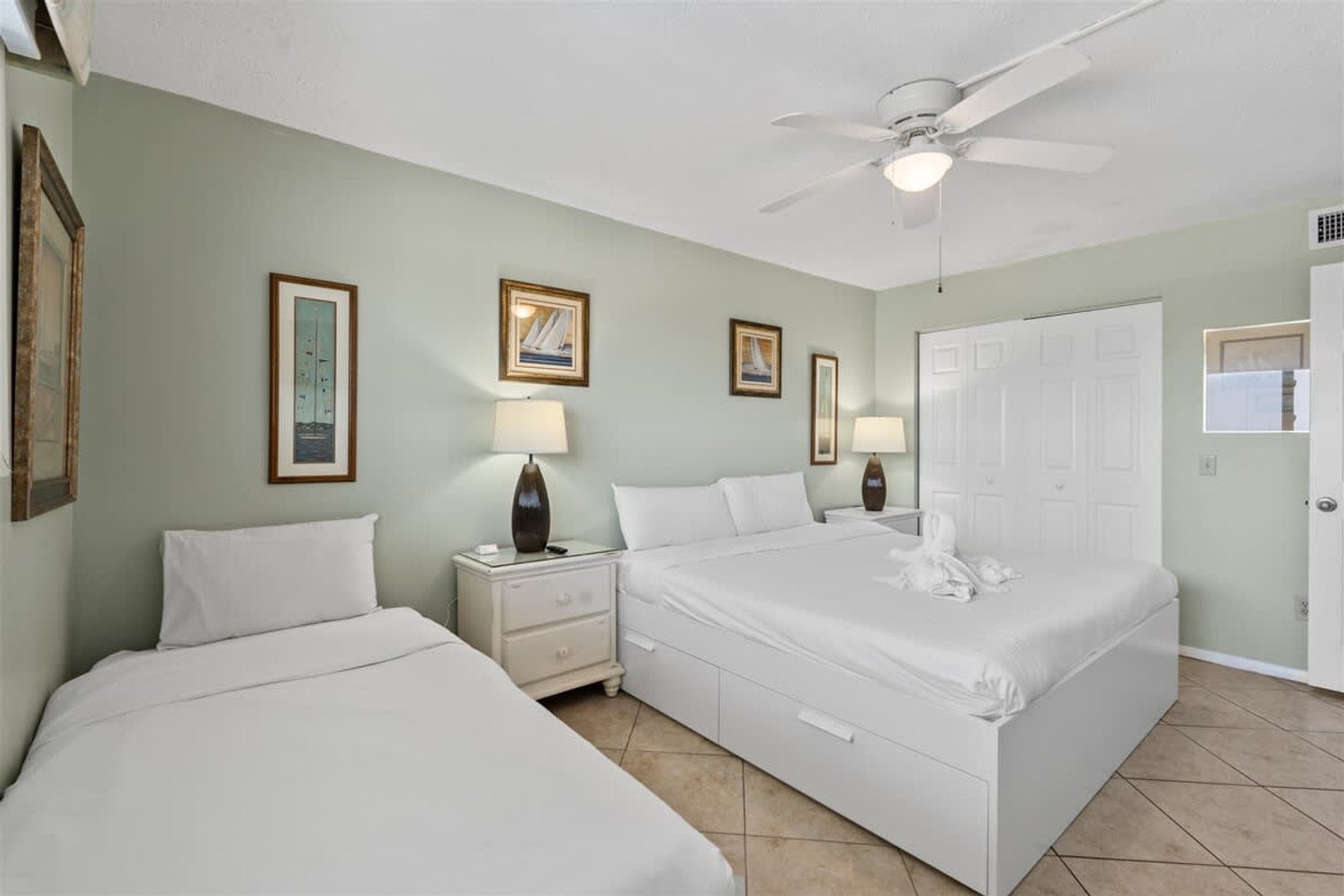 Building Photo - 8743 Thomas Dr