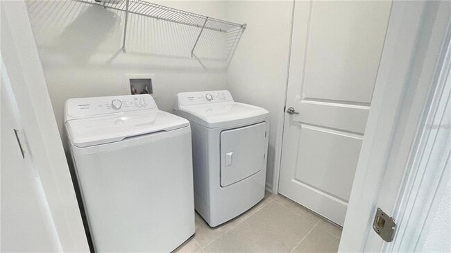 Building Photo - 5652 Lemon Grass St