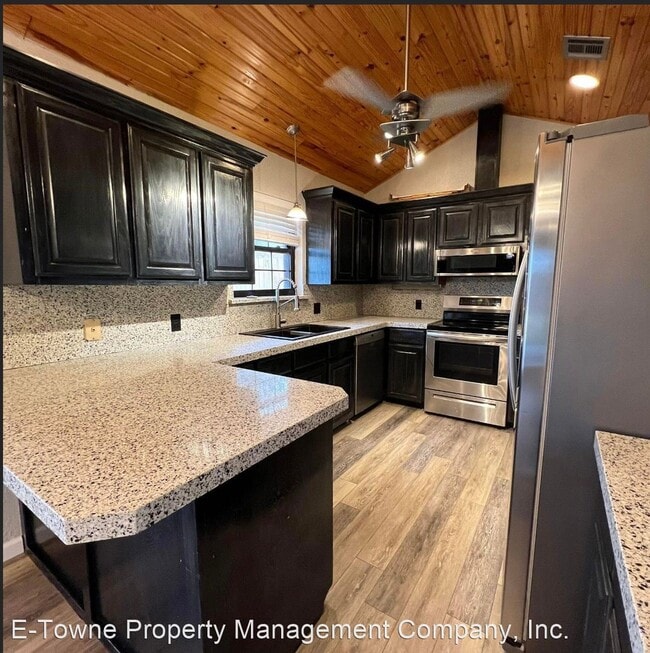 Building Photo - 4 br, 2 bath House - 514 Deer Run