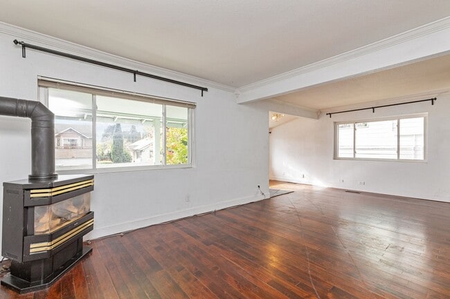 Building Photo - 5155