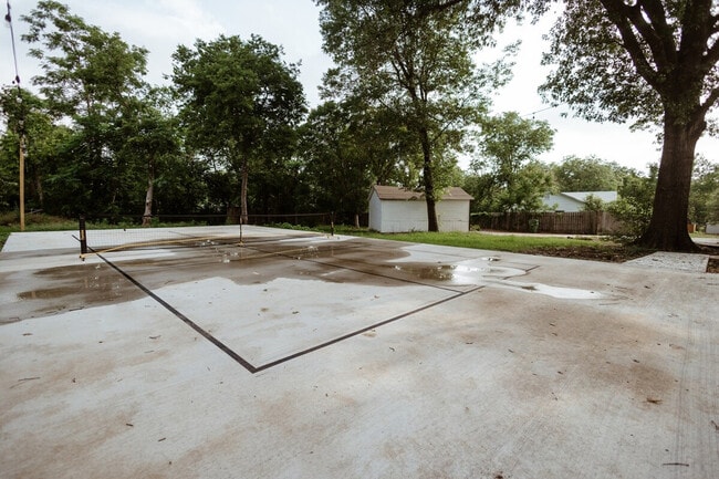 Building Photo - 1824 N 12th St