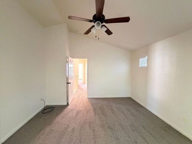 Building Photo - NW Reno Two Story - Beautiful Finishes with Mountain Views