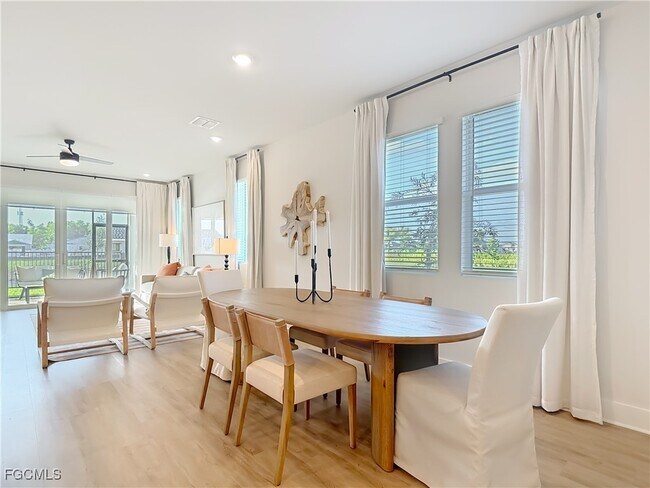 Building Photo - 8735 Catamaran Dr