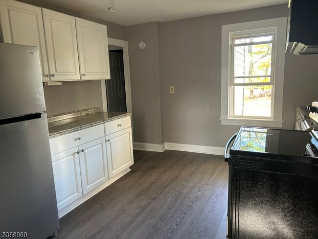 Building Photo - 129 Bergen St