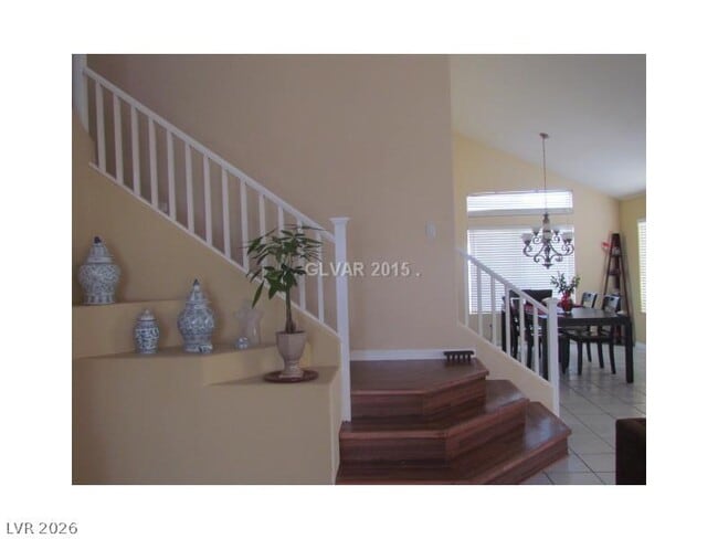 Building Photo - 7842 W Gilmore Ave