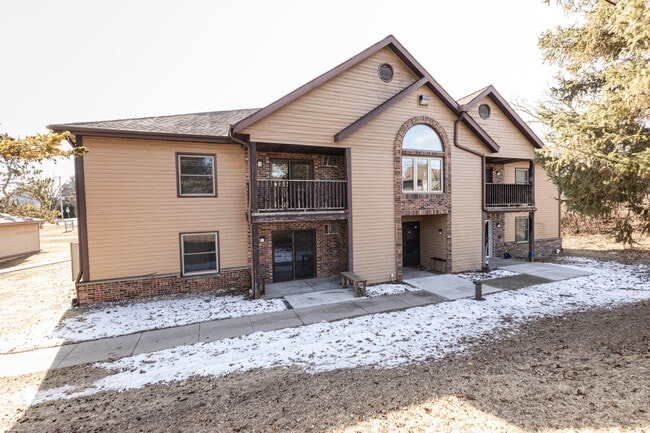 Building Photo - 605 Bakertown Dr
