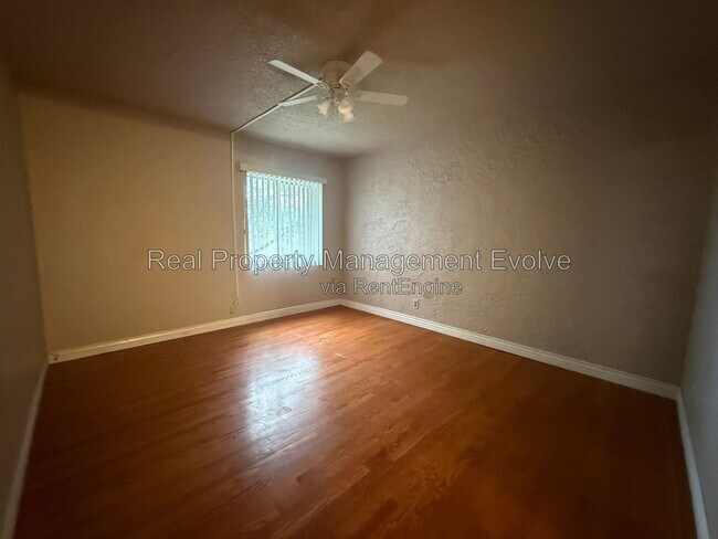 Building Photo - 4554 E Paradise Village Pkwy N