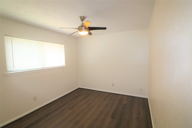 Building Photo - 1819 Fall Meadow Dr