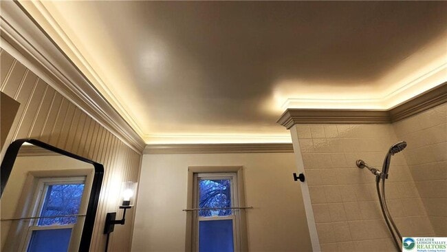 Building Photo - 735 W Broad St