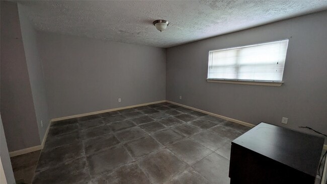 Building Photo - 8314 Beechnut St