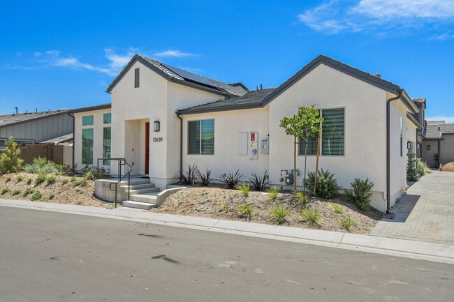 Building Photo - 12639 Elizabeth Wy