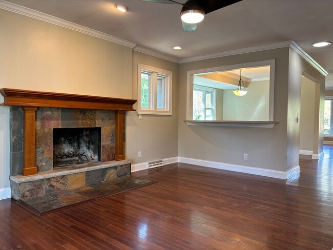 Building Photo - 2421 White Oak Trail