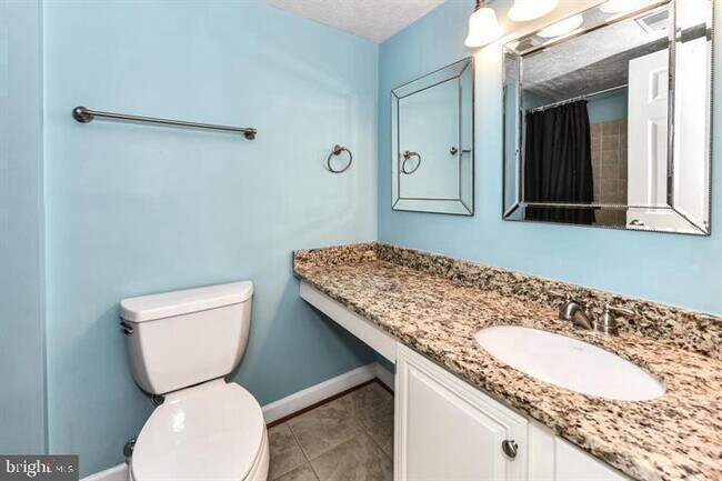 Building Photo - 12010 Ridge Knoll Dr