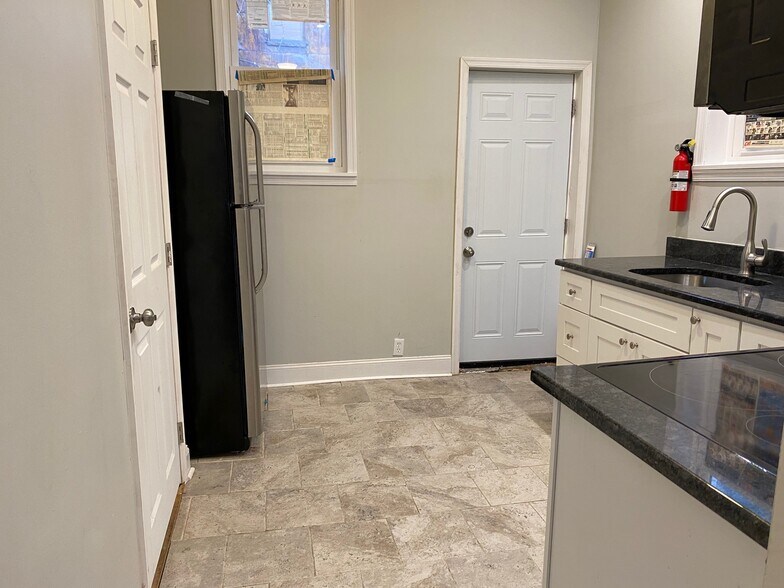 Kitchen - 2530 N 18th St