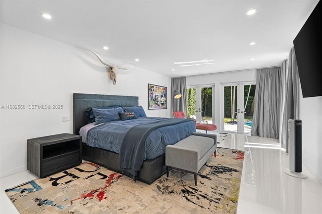 Building Photo - 5055 N Bay Rd