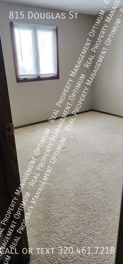 Building Photo - 815 Douglas St