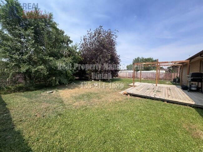 Building Photo - Cozy 2 Bedroom 1 Bathroom Home