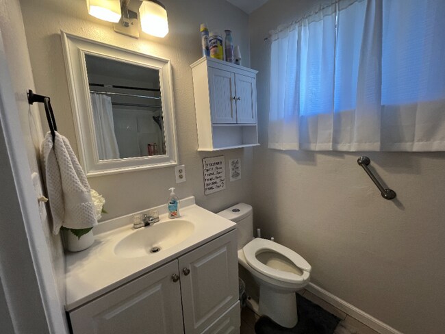 Building Photo - 7327 Sovereign Ct