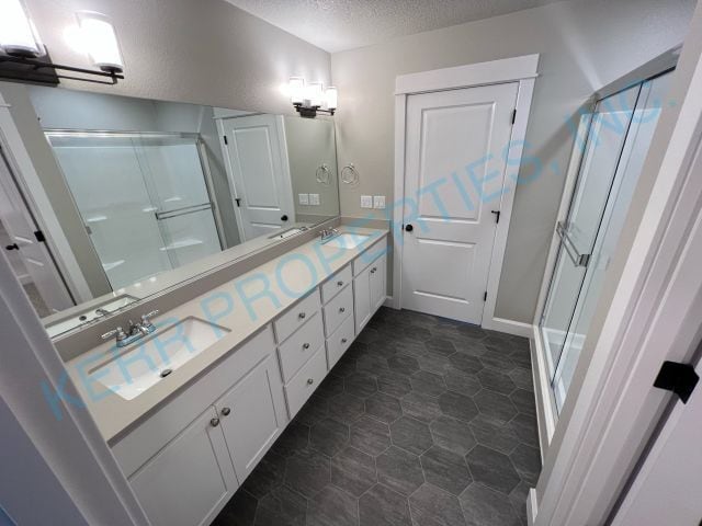 Building Photo - 3 bd / 2.5 Bth - Gas Fireplace - Central A/C - Attached Garage - Pet Friendly!