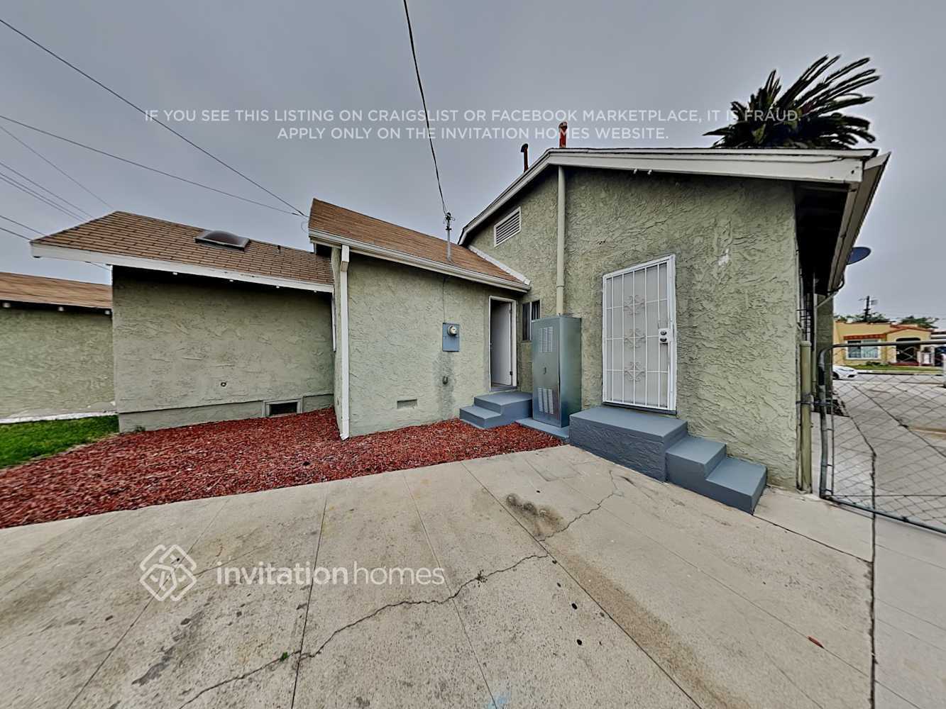 Building Photo - 2048 W 65th Pl