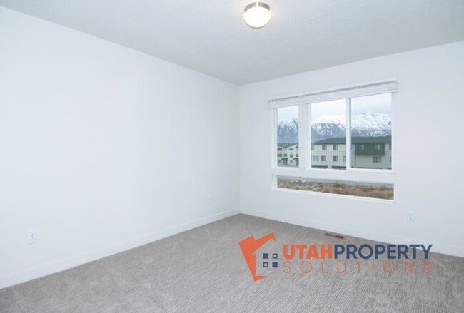 Building Photo - 427 S 960 W