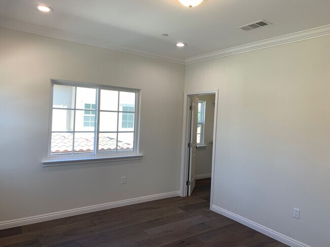 Building Photo - 5350 McCulloch Ave