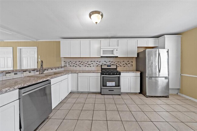 Building Photo - 9746 Seeker St