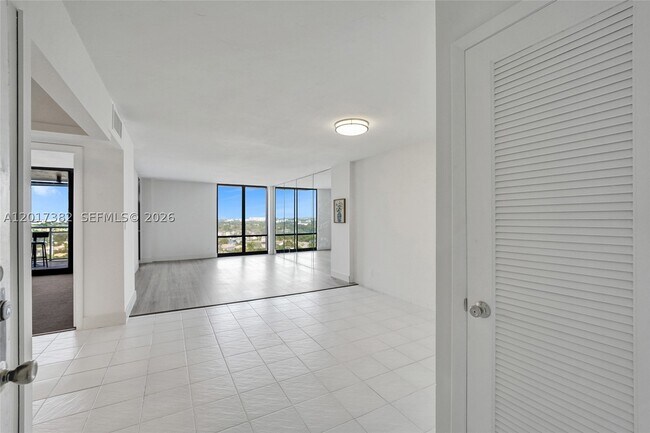 Building Photo - 1600 S Ocean Dr