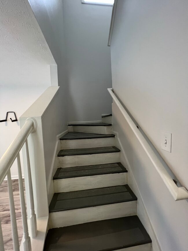 Building Photo - 2220 Asquith Ave SW