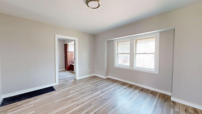 Building Photo - 134 N Arlington St