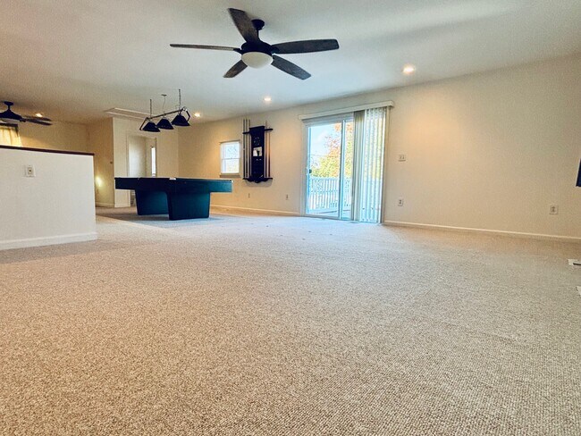 Building Photo - 1202 Yellowstone Dr