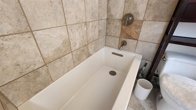 Building Photo - 7122 Wood Hollow Dr