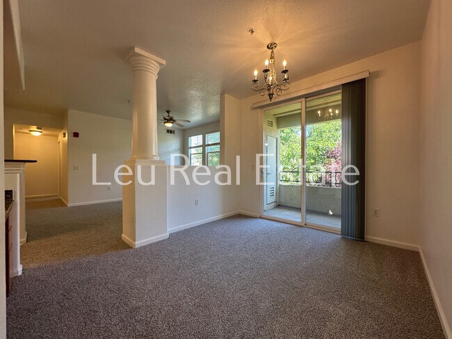Building Photo - 900 Moon Cir