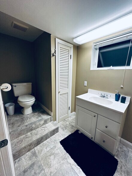 Bathroom - 39 Bartholdi Ave
