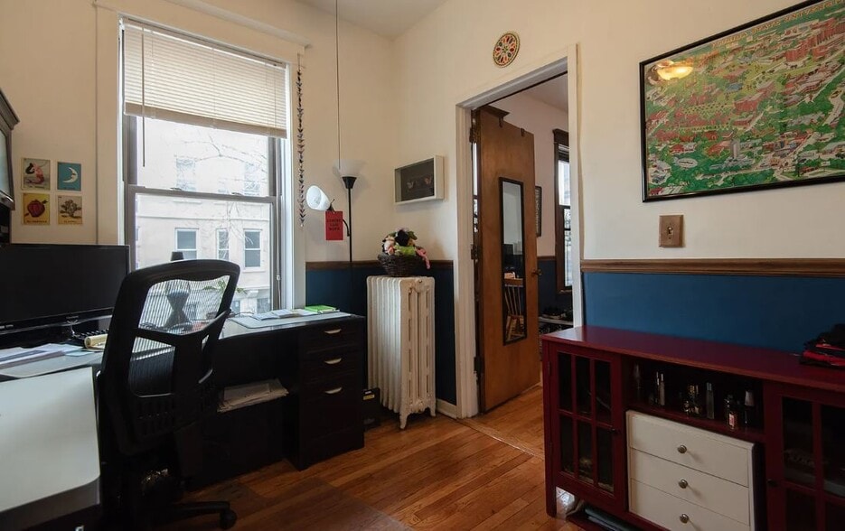 Building Photo - 541 W Wrightwood Ave