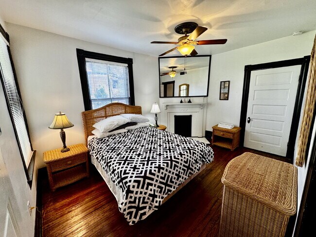 Building Photo - Fully Furnished 3 bed / 1.5 bath Historic Lynchburg Home near downtown.