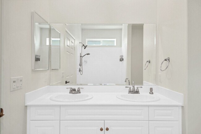 Building Photo - 41207 Alegria Ln