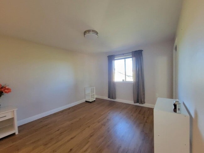 Building Photo - 13206 Glenmoor Dr