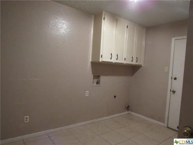 Building Photo - 801 Cagle Ln