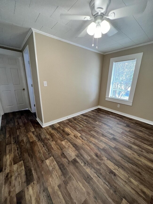 Building Photo - 8 Macks Dr