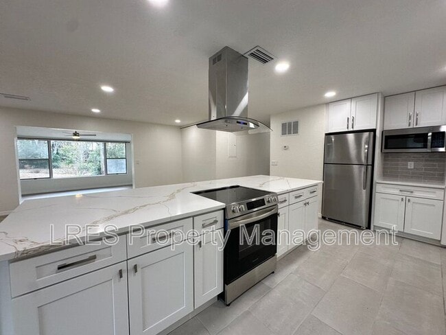 Building Photo - 37019 Pine Meadows Ln