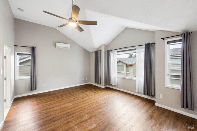 Building Photo - 4 Courtney Ln