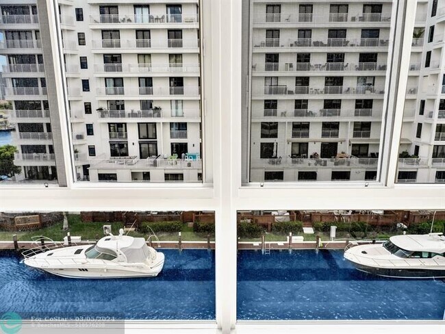 Building Photo - 3100 NE 49th St