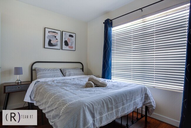 Building Photo - A Bright and Cozy Home with 3 Bedroom and 2 Bathroom with a Loft