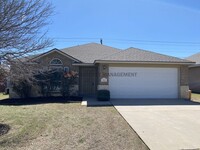 Building Photo - Perfect Price & Location — 3 Bed, 2 Bath, ...