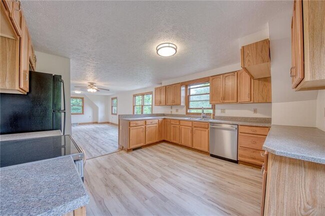 Building Photo - 4465 Mt Troy Rd Ext