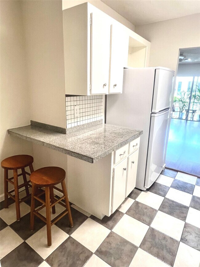 Building Photo - 2270 NE 68th St